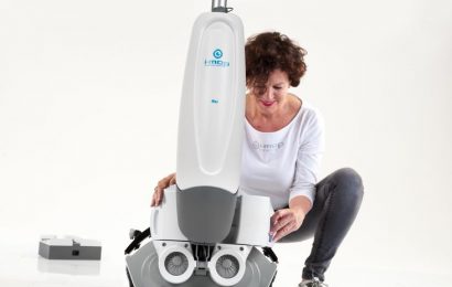 Konkurrenter deler stand på messen